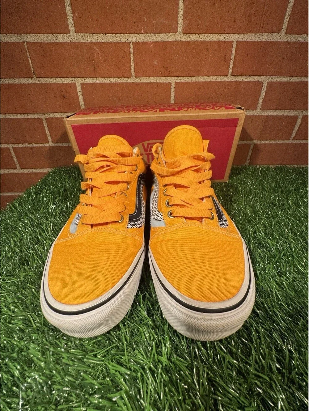 Size 8 - Vans Old Skool Wave - VN0A3WKT4S3
